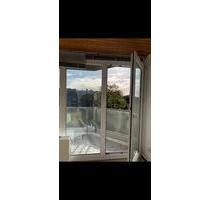 Schöne 2,5 Zimmer Dachgeschosswohnung mit Südbalkon zum 1.03.26 - Kiel Ellerbek