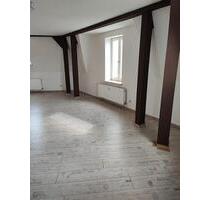 ++Vermiete große 2 Raum Wohnung im DG in Zeitz++