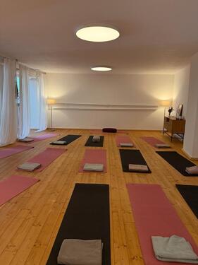 Foto - Yoga Raum zu vermieten - 30,00&nbsp;EUR Kaltmiete, ca.&nbsp; 90,00&nbsp;m&sup2;