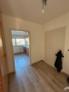 Foto - Helle 2-Zimmer-Wohnung mit Balkon und Einbauküche in Kümmersbruck