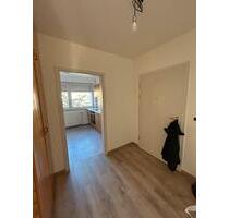 Helle 2-Zimmer-Wohnung mit Balkon und Einbauküche in Kümmersbruck