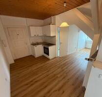 Frisch renovierte Dachgeschosswohnung in zentraler Lage - Saarbrücken Eschberg