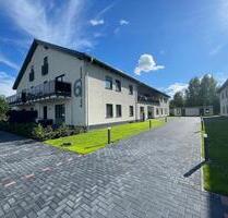 Große Zweiraumwohnung mit großzügiger umzäunter Terrasse - Bitterfeld-Wolfen