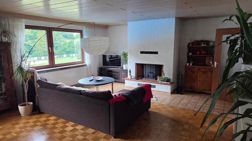 Foto - Riesige 3 Zimmer Wohnung mit Freisitz und PLatz für eigene Pläne