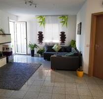 Geschmackvolle Terrassenwohnung mit EBK in ruhiger Lage! - Rottendorf