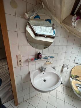 Foto - grosszügige 1-Zi, DG - ruhige Lage, 72458