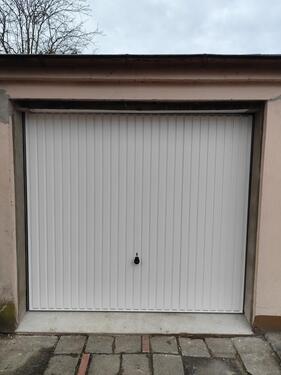 Foto - Eine renovierte Garage zur Anmietung