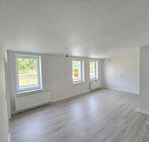 Sanierte 3-Raumwohnung + Küche + Bad im EG - Greiz