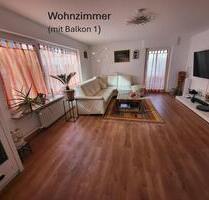 Schöne, helle 3,5-Zimmer-Wohnung mit 2 weiteren Zimmern in 70327 Stuttgart-Wangen