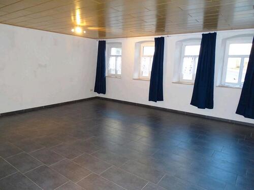 Foto - 6 Zimmer Einfamilienhaus zur Miete in Preist