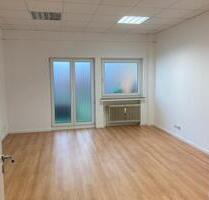 Praxisraum Büroraum Porz-Mitte - 700,00 EUR Kaltmiete, ca.  25,00 m² in Köln (PLZ: 51143) Porz