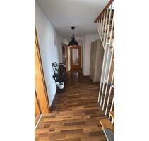 Große Dachgeschosswohnung mit viel Platz 864€ Kaltmiete - Brake (Unterweser)