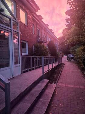 Foto - Nachmieterin möbliertes Zimmer im Studentenwohnheim