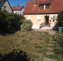 Älteres DHH mit Garten - 750,00&nbsp;EUR Kaltmiete, ca.&nbsp; 95,00&nbsp;m&sup2; in Feuchtwangen (PLZ: 91555)