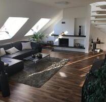 Lichtdurchflutete 3,5-Zimmer-Maisonette-Wohnung inkl.2 Parkplätze - Hofheim am Taunus
