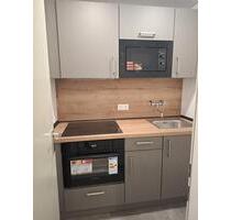 Zentrale EG-Wohnung mit neuer EBK,2 Bädern&Büro–frisch renoviert - Sankt Wendel