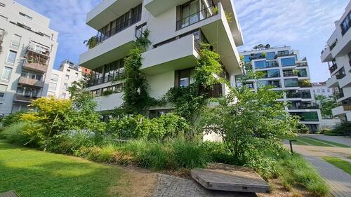 Foto - Seltene Kombination aus urbanem Kiezleben und eigenem Garten