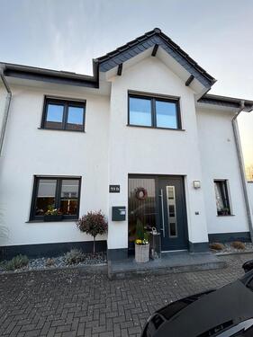 Foto - Neuwertiges 5Zi Haus. Bj. 2016 - 598.000,00&nbsp;EUR Kaufpreis, ca.&nbsp; 200,00&nbsp;m&sup2;