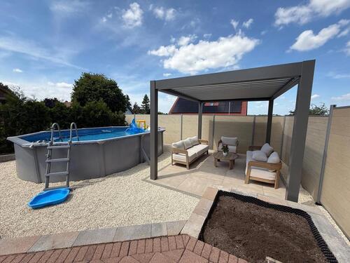 Foto - Modernisiertes Einfamilienhaus mit Pool, Doppelgarage und Keller