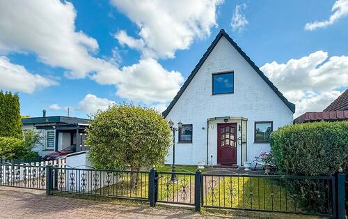 Foto - Charmantes Ferienhaus mit Garten und Deichblick – courtagefrei!