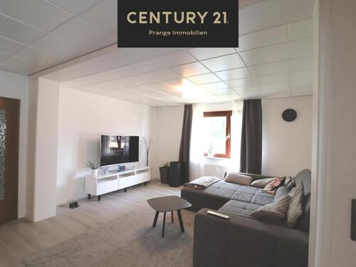 Foto - Denstorf: Megagroße 4-5 Zi - Whg , Hochparterre, Terrasse und Garage, ruhige Lage