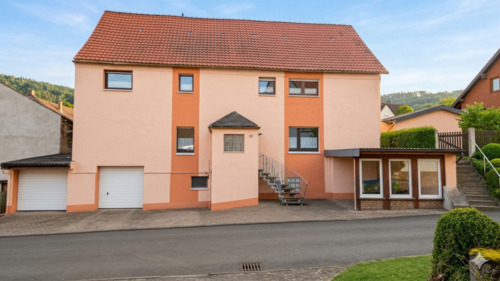 Foto - Platzwunder mit Herz: Mehrgenerationenhaus in ruhiger Dorfidylle