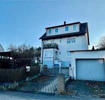 Großzügiges Zweifamilienhaus in ruhiger Lage von Kümmersbruck