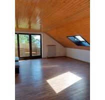 2 Zimmer Dachgeschosswohnung mit Balkon in Obertshausen
