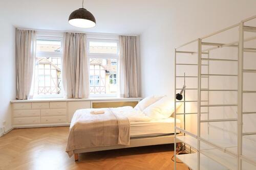 Foto - Helle, zentrale, möblierte 3,5 Zi Wohnung am Park Tiefgarage