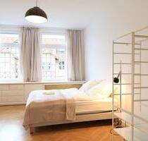 Helle, zentrale, möblierte 3,5 Zi Wohnung am Park Tiefgarage - Berlin Steglitz-Zehlendorf