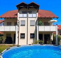 Wunderschöne 4 Zimmer Wohnung 2 Garagen 2 Bäder Riesen Keller - Reutlingen Sondelfingen