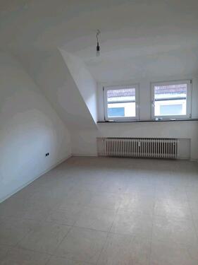 Foto - Schöne 2-Zimmer-Dachgeschoss-Wohnung in Rheinnähe