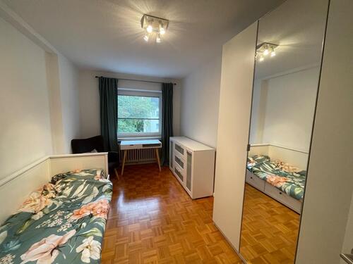 Foto - 14qm-Zimmer in 3er-Mädels-WG, Uniklinik, EBK, Balkon, 100qm