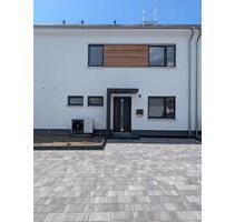 NEUBAU ERSTBEZUG modernes KfW-Haus mit Garten und Carport - Hessisch Oldendorf