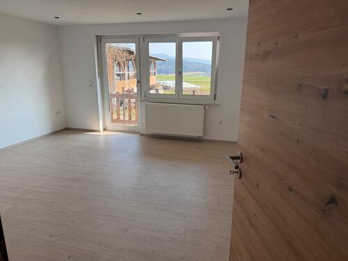 Foto - Renovierte 3-Zimmer Wohnung 85 qm bei Schaufling zu vermieten