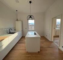 3 Zimmer Altbaumietwohnung im 1. OG mit Kücheninsel - Hille