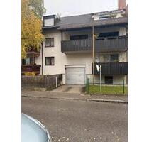 Biete Tiefgaragenstellplatz (für kleines Auto) zur Miete - München Moosach