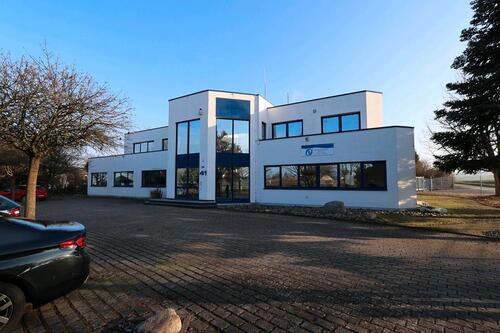 Foto - Bürogebäude Hallen Werkstatt Lager LKW Halle in Kassel