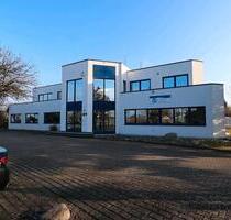 Bürogebäude Hallen Werkstatt Lager LKW Halle in Kassel - Baunatal