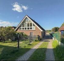 Einfamilienhaus mit Einliegerwohnung + Landflächen - Buxtehude