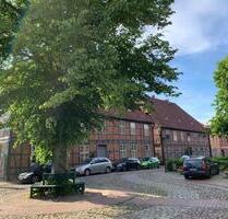 Sonnige, zentral gelegene 4-Raum-Wohnung mit Kamin - Plau am See