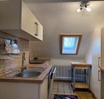 3 Zimmer DG Wohnung neue Küche 2er WG auch möglich - Linden