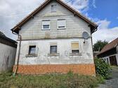 Foto - Renovierungsbedürftiges Haus mit Scheune und alten Brotbackofen