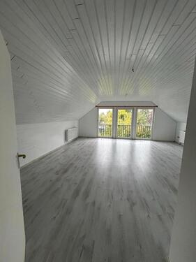 Foto - 2 Zimmer Dachgeschoss Wohnung - 700,00&nbsp;EUR Kaltmiete, ca.&nbsp; 85,00&nbsp;m&sup2;