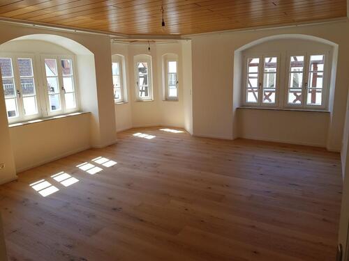 Foto - 5 ZKB 125 m² HWR Altbau saniert Einbauküche 1. OG