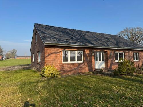 Foto - Erstbezug: Sanierteres Einfamilienhaus in Wymeer (5 ZKB)