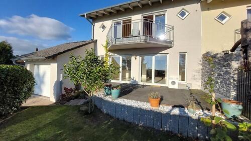 Foto - Moderne DHH mit Panoramablick, Garten und Top-Energieeffizienz