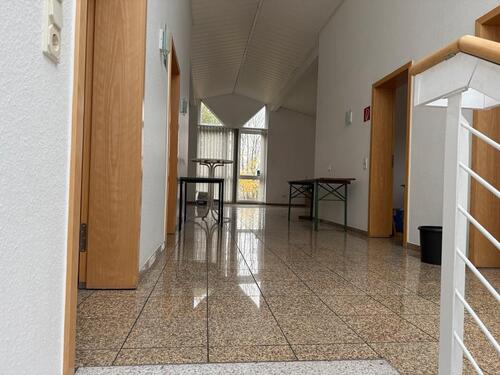 Foto - Büro Etage zu vermieten. GROẞE RÄUME, Parkplatz, sehr GEPFLEGT