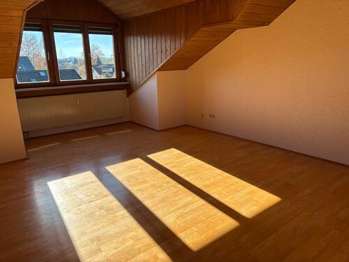 Foto - Helle Dachgeschoss-Wohnung in Plattling