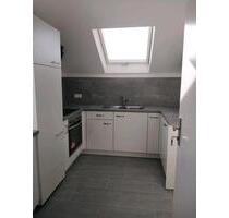 2 Zimmer Dachgeschoss Wohnung - 600,00&nbsp;EUR Kaltmiete, ca.&nbsp; 50,00&nbsp;m&sup2; in Salach (PLZ: 73084)